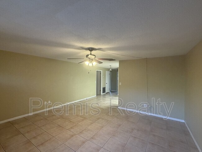 Foto del edificio - 1310 Amble Ln