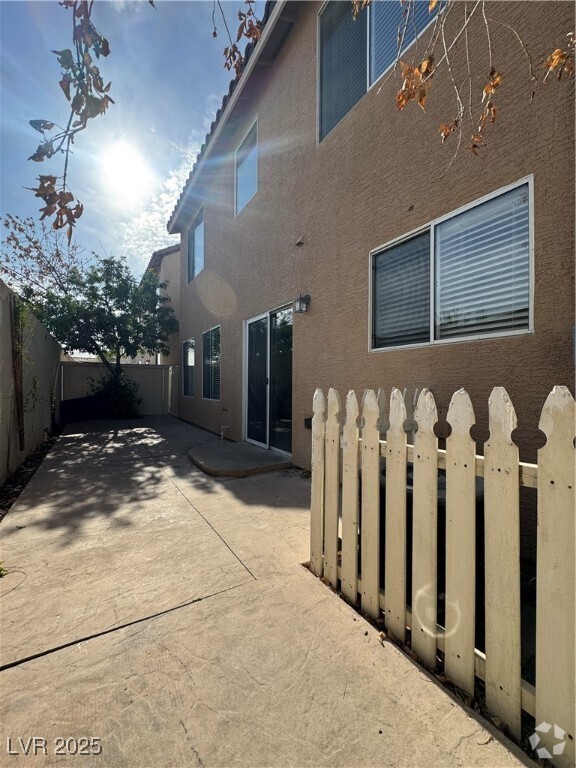 Building Photo - 9934 Juniper Haven Ave
