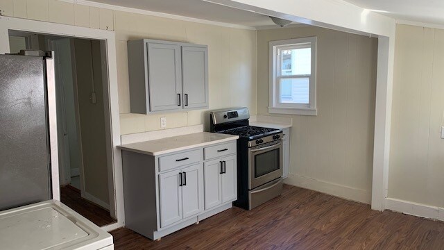 Building Photo - 2053 Linden Ave, Apt 1