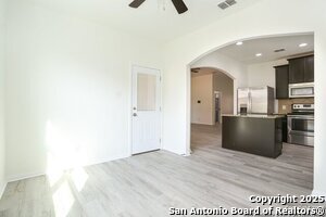 Foto del edificio - 6281 Begonia