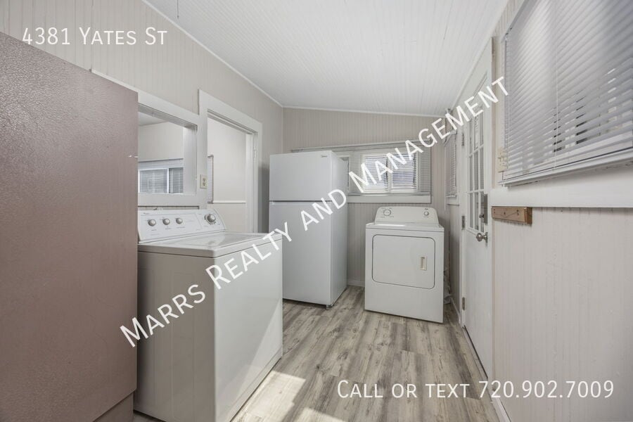 Photo - 4381 Yates St-