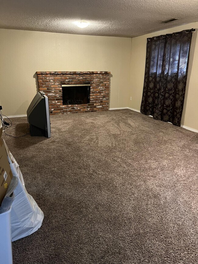 Upstairs living room with separate dining area (not shown) - 1223 W Bellwood Dr