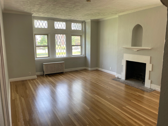Building Photo - 2828 S Moreland Blvd