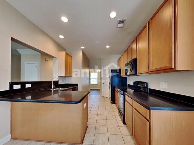 Building Photo - 227 Maywood Drive