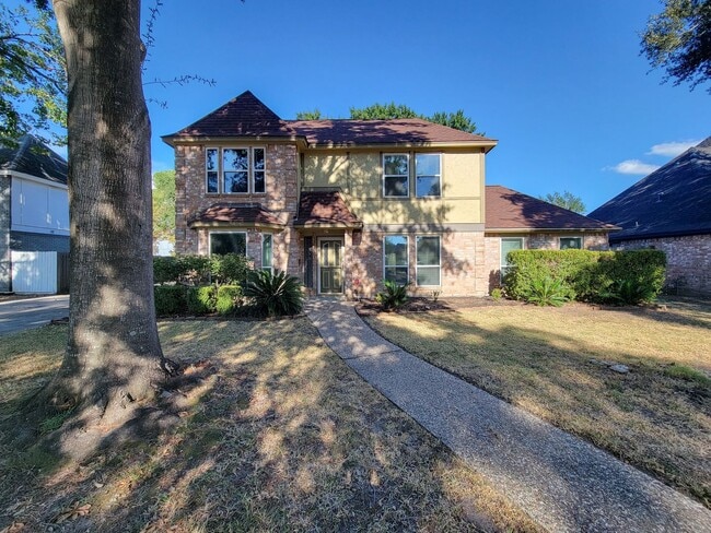 Building Photo - Amazing Cottage Charm Designer Home with Lush Landscaping, Sprinkler System, New Insulated Window...