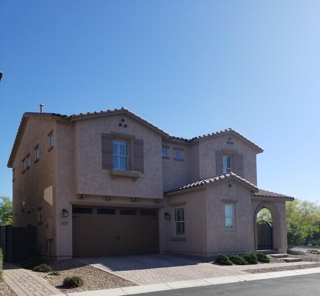 Building Photo - 4728 E Parkside Ln