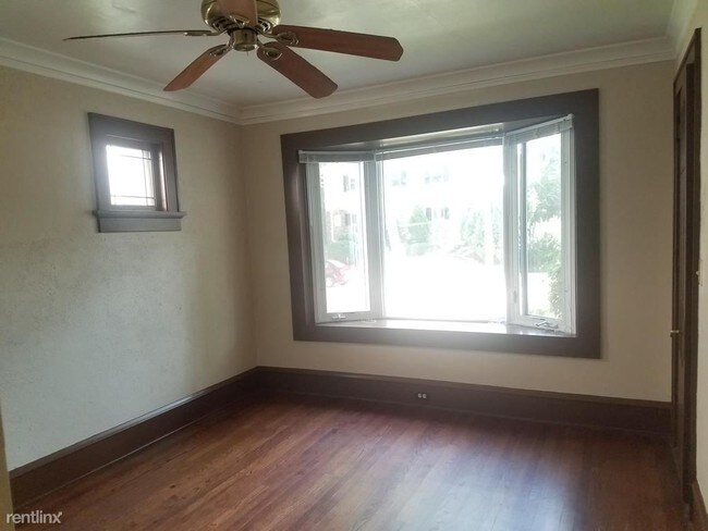 Foto del edificio - 3 br, 1 bath House - 3215 N Bartlett Ave