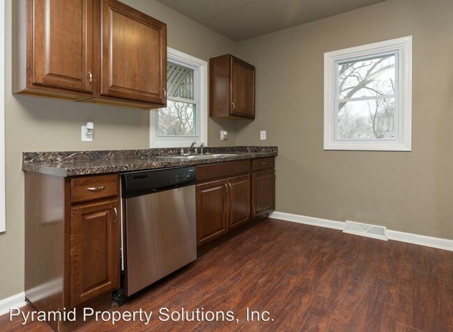 Building Photo - 4 br, 2 bath House - 1013 Pleasant View Dr