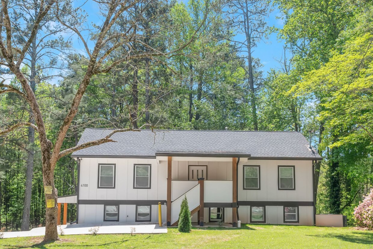 Primary Photo - Your New Home Awaits!