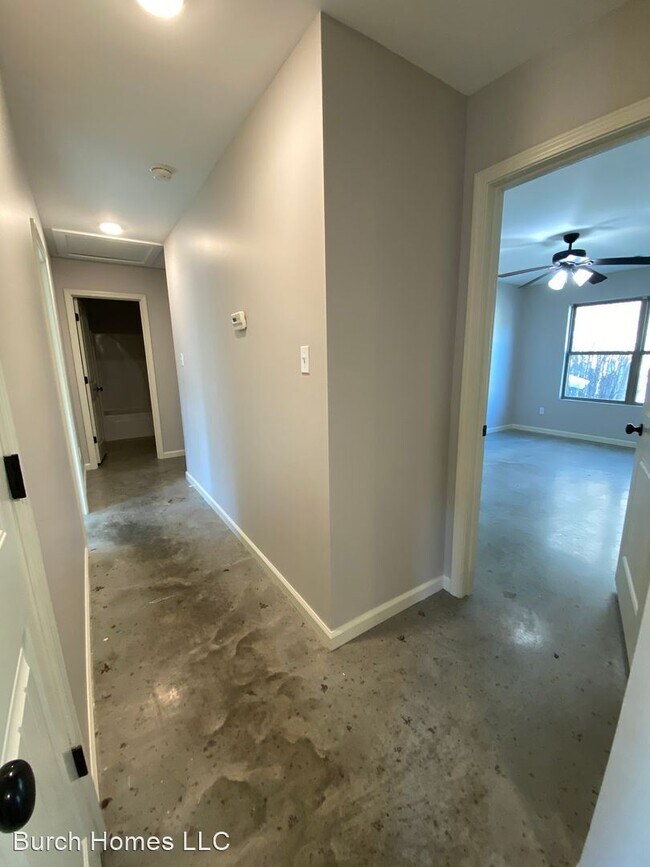 Foto del edificio - 3 br, 2 bath House - 1308 W Monroe Ave. Un...