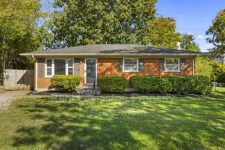 Building Photo - 2461 Mirahill Dr