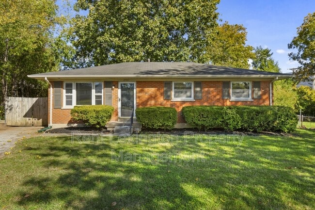 Photo - 2461 Mirahill Dr House