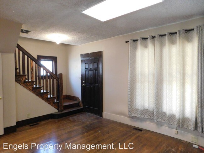 Building Photo - 3 br, 1.5 bath House - 824 W 2nd