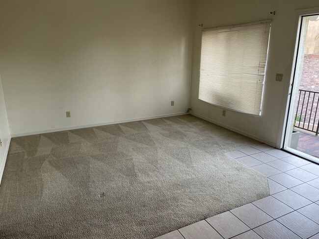 Foto del edificio - 2536 N Corinthian Garden Dr