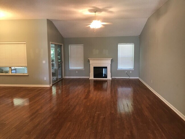 Foto del edificio - 4252 Eagles View Ln