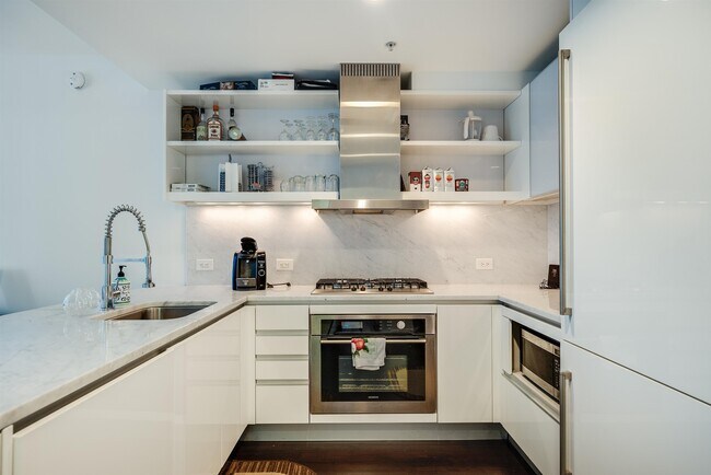 Foto del edificio - 77 Hudson St