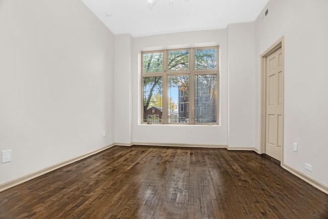 Building Photo - 2634 W Cortez St