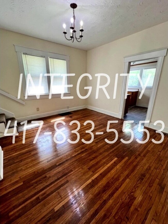 Foto del edificio - 1130 W. Atlantic; Springfield - Two Story - Three Bedroom, One & Half Bath, Unfinished Basement