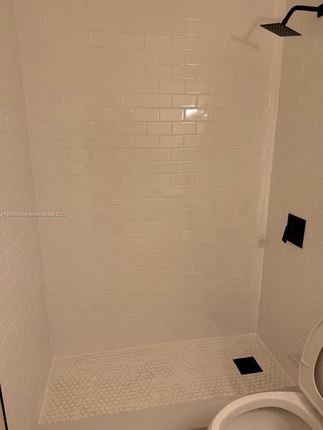 Foto del edificio - 2341 W 66th Pl