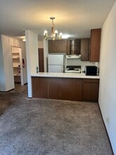 Building Photo - 206 Vista Prieta Ct