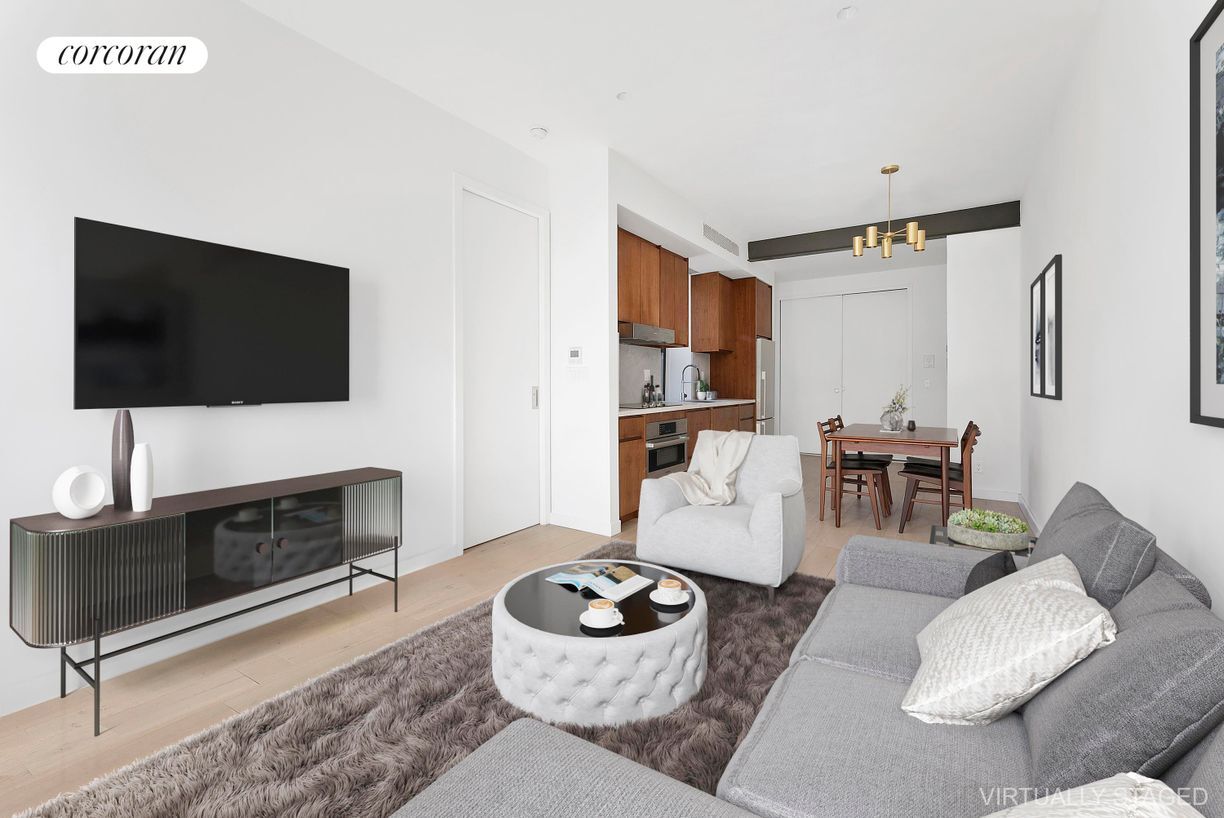 Foto principal - 32 E 2nd St
