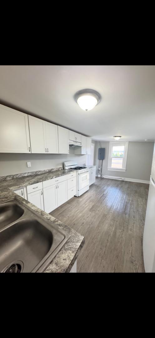 Building Photo - 1816 N Denby Ave