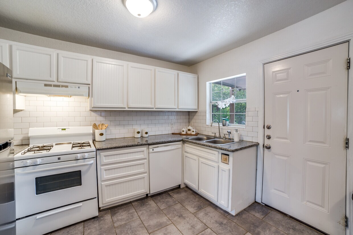 Foto principal - 114 Oxford Dr
