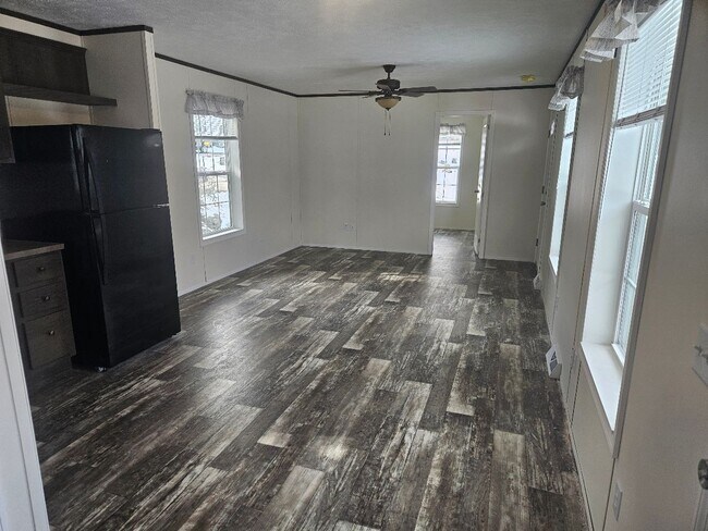 Photo - 20 Providence New London Tpke House