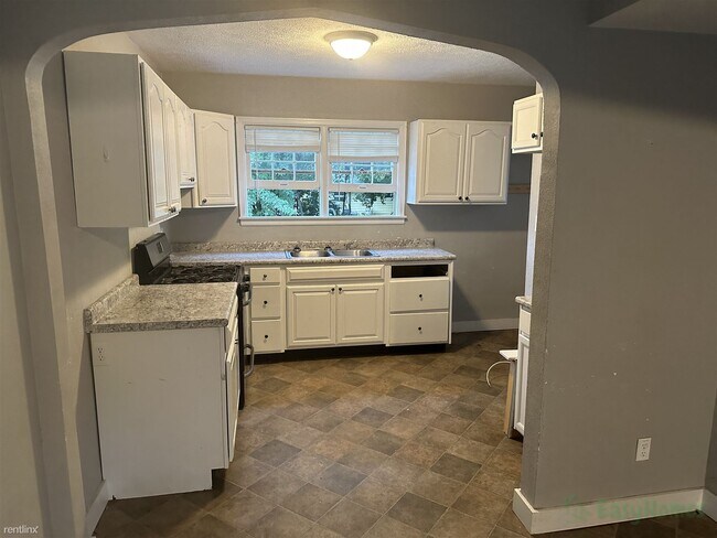 Building Photo - 4 br, 2 bath House - 1611 East Hendryx Lane