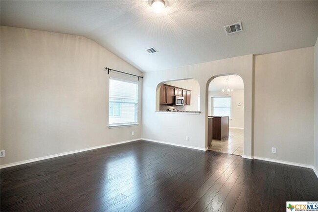 Building Photo - 1605 Willow Vista