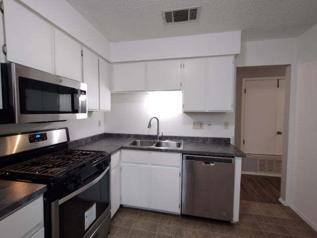 Foto del edificio - 1620 W Braker Ln