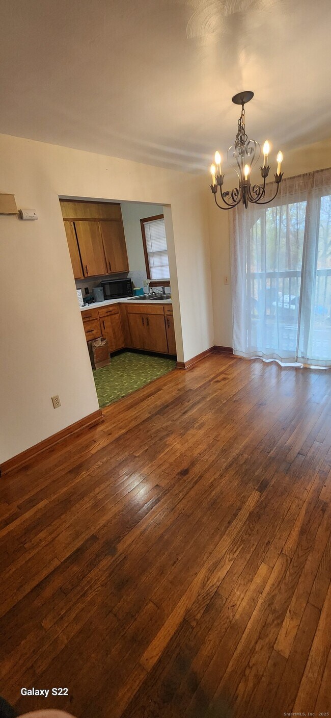 Building Photo - 143 Oneco Ave