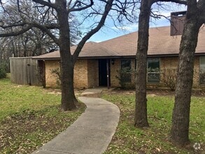 Building Photo - 2201 Canterbury Ct