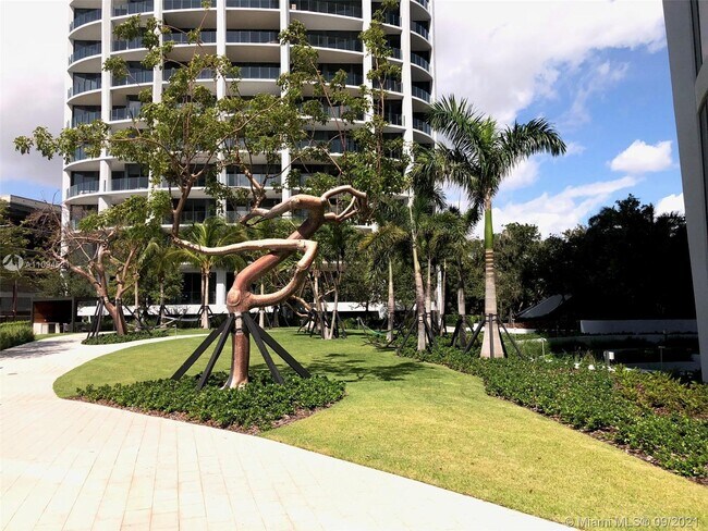 Foto del edificio - 2831 S Bayshore Dr