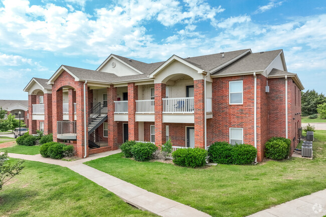 Foto del edificio - The Greens at Lake Overholser