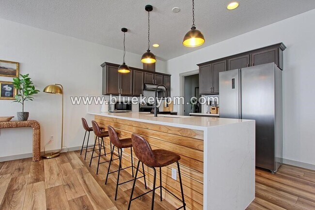 Foto del edificio - 3 Bed, 2.5 Bath Home Located Near Legacy S...