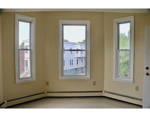 Building Photo - 171 Fletcher St