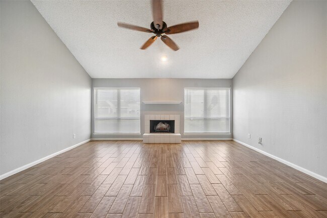 Foto del edificio - 20309 Sunny Shores Dr