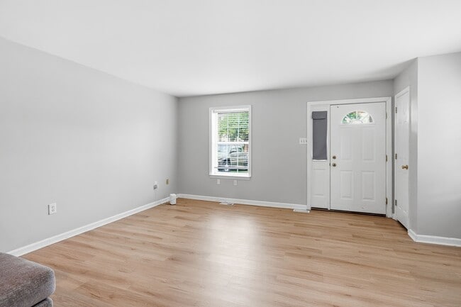 Building Photo - 586 Taylor St