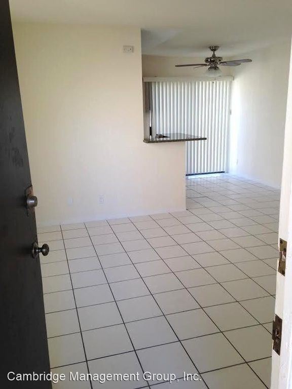 Foto del edificio - 4255 Winona Ave