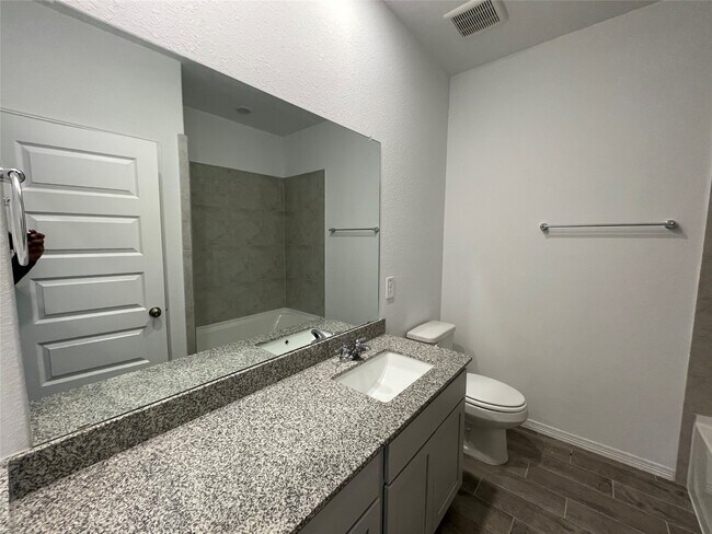 Foto del edificio - 9669 Caney Trails Rd