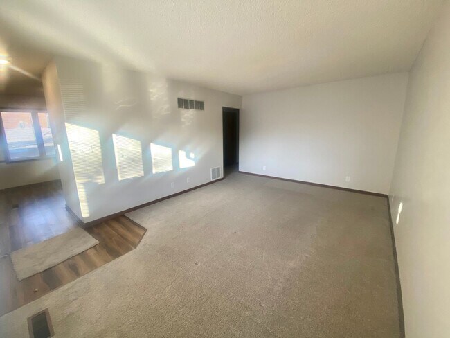 Foto del edificio - 4700 F St