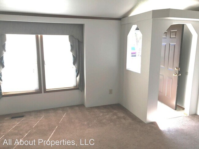 Building Photo - 3 br, 2 bath House - 802 1/2 Main Street