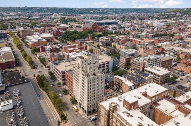 Foto del edificio - A Home with a View in Downtown Cincinnati