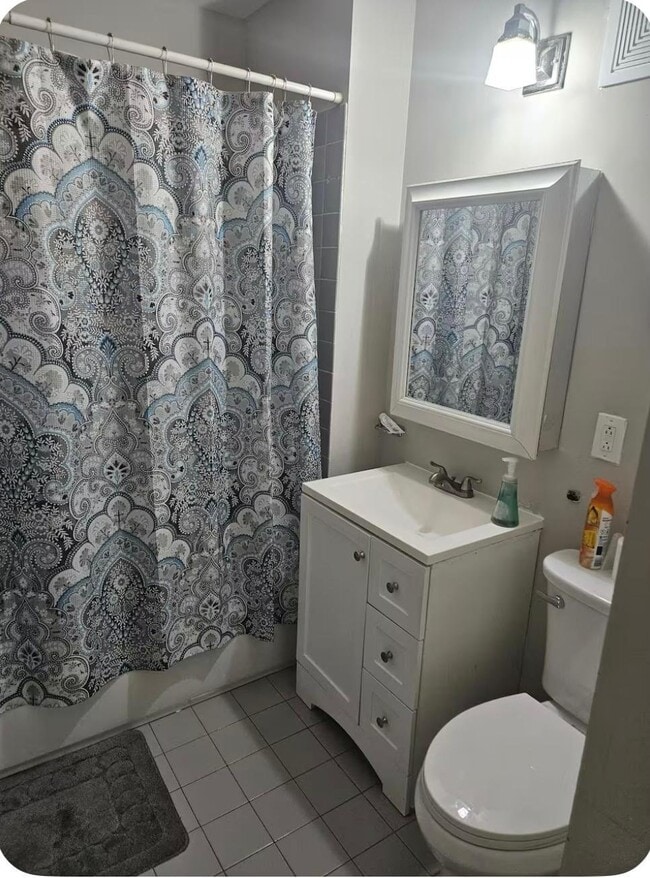 Foto del edificio - 305 E Mt Eden Ave