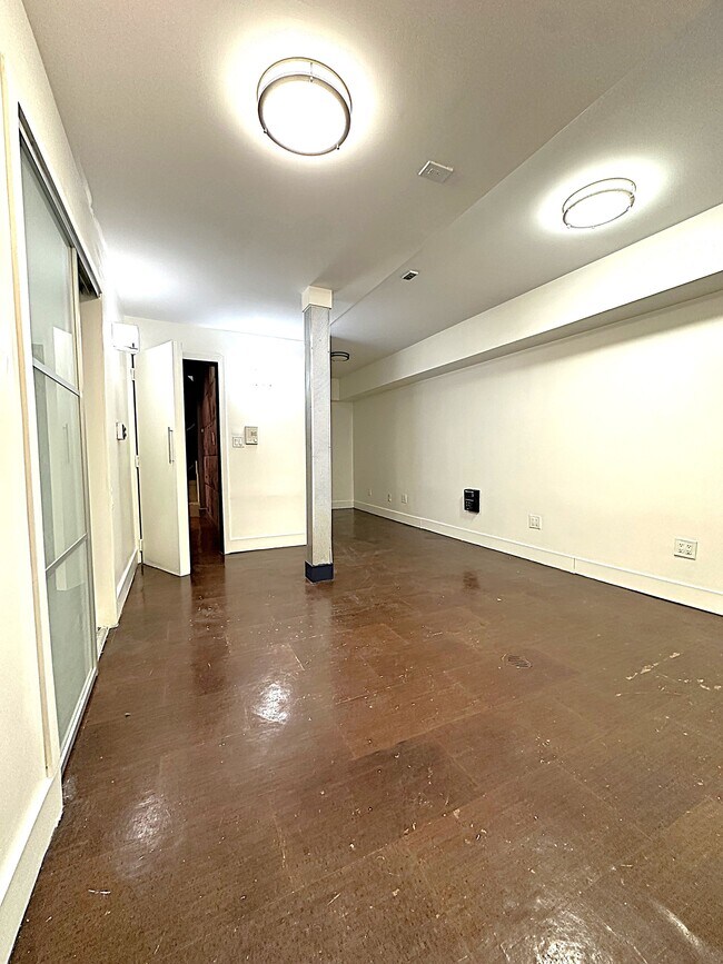 Foto del edificio - 33-12 28th St