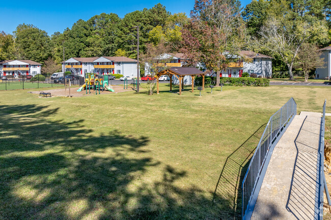 Outdoor Green Area - Copa Parque Apartment Homes