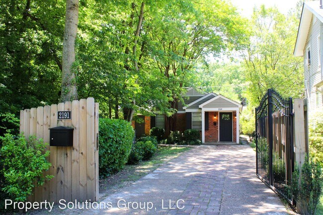 Foto del edificio - 3 br, 2 bath House - 2191 Court Ave