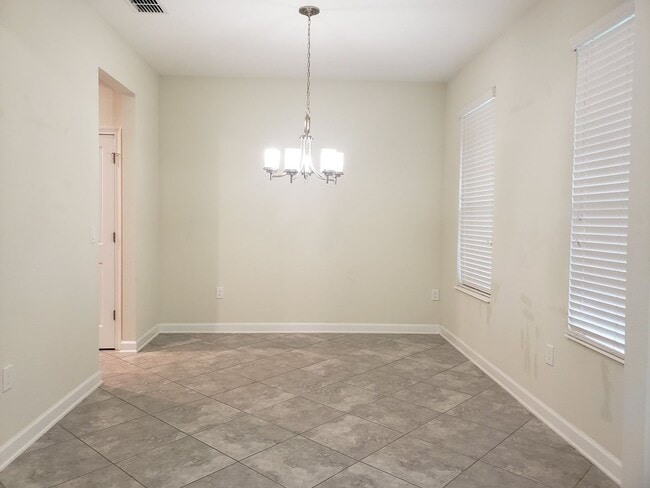 Building Photo - 11113 Sycamore Woods Dr