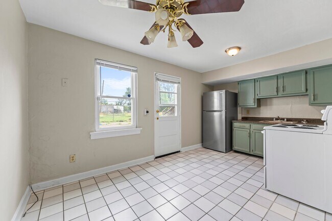 Foto del edificio - Beautiful Townhome on Anderson